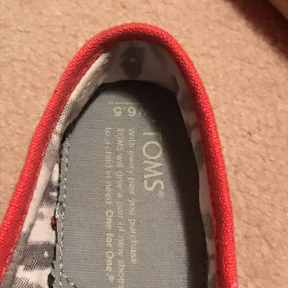Tom’s slip-ons - Picture 3 of 5